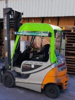 كلارك كهرباء 3 طن للإيجار من شركة إم بي للمعدات – كلارك بطارية يعمل بدون انبعاثات، مثالي للعمل في المخازن والمصانع – تأجير يومي وشهري مع صيانة ودعم فني