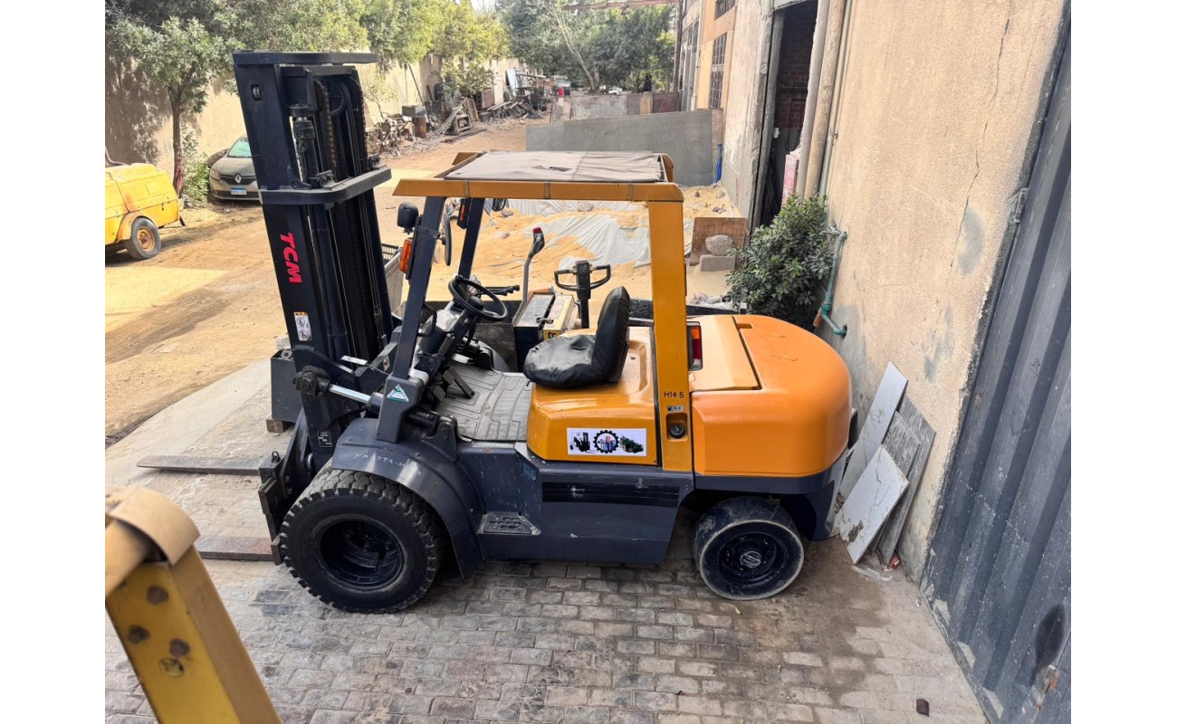 تأجير فورك ليفت 5 طن سيفتي بشهاده معايره