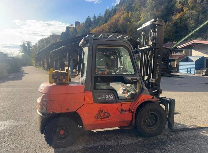 كلارك تيوتا 5 طن