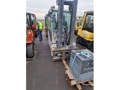 رافعه شوكيه كهرباء للايجار